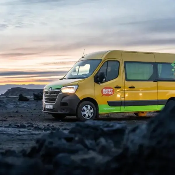 Happy Campers - Camper van rental, hotel em Keflavík