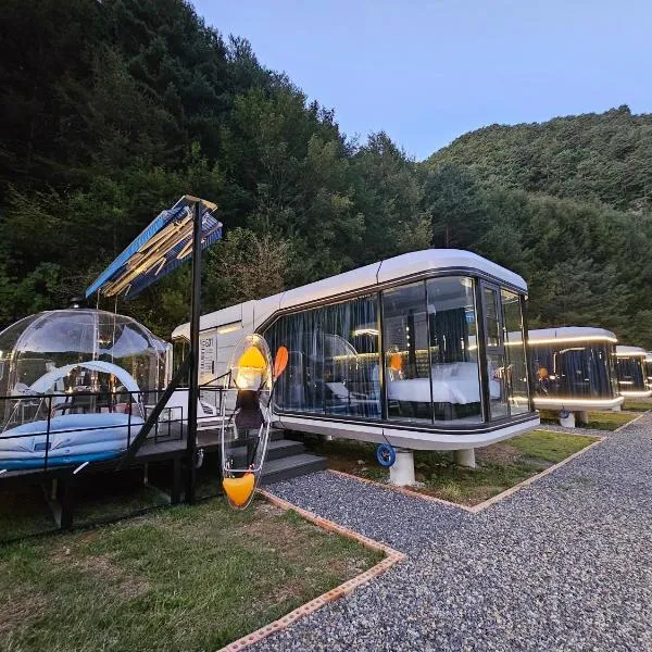 Galaxy X Hotel Type Caravan Glamping & Pension, hotel u gradu 'Pyeongchang'
