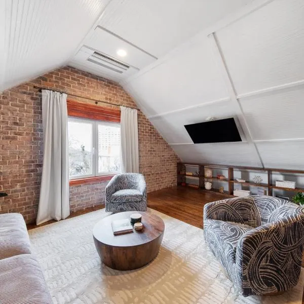 The Hidden Hideaway on College、メイコンのホテル