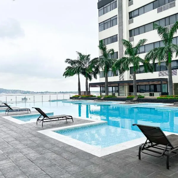 Suite en Puerto Santa Ana ,Torres Bellini, hotel en Guayaquil