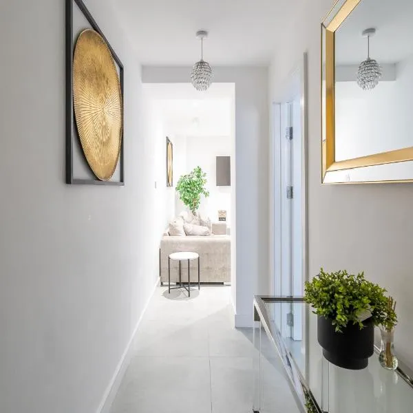 Avalon luxury stays, hotel v destinaci Strood