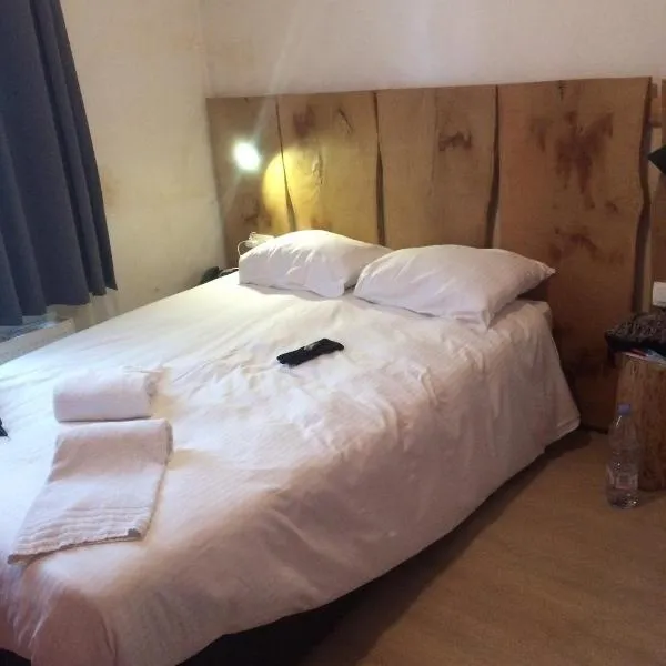 Midi 81 HOSTEL，位于布鲁塞尔的酒店