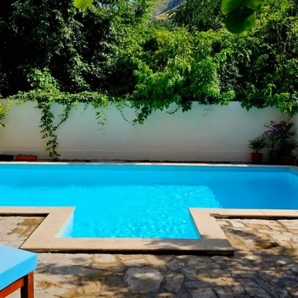 Lovely house with swimming pool, hotel en Mostar