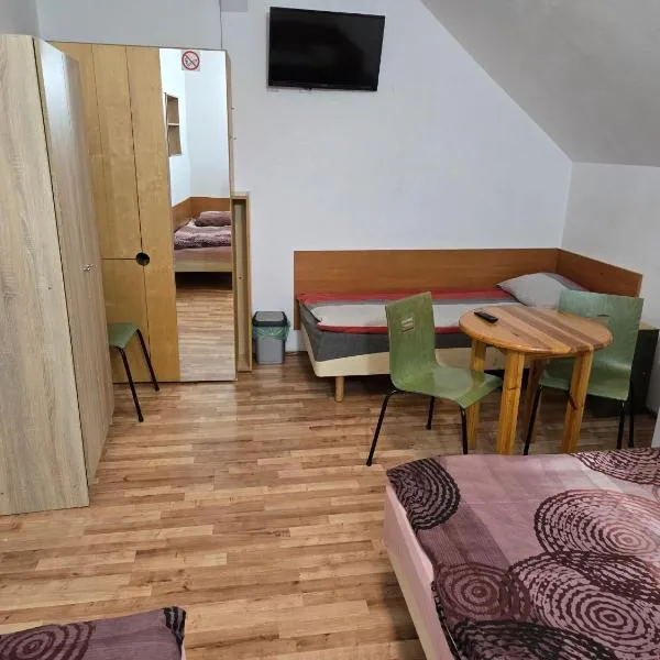 KWT Hostel Nowogard - Self Check-In - Wejscie na KOD: Nowogard şehrinde bir otel