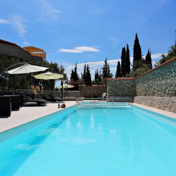 Villa Dinastija: Kali şehrinde bir otel