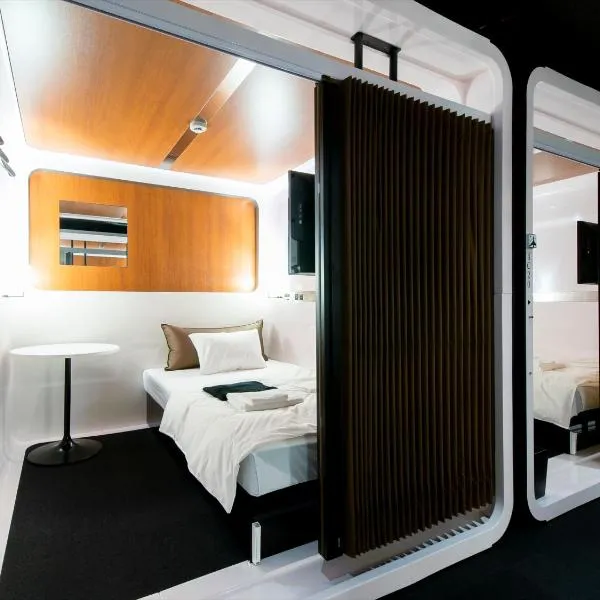 First Cabin International Hawaii、ホノルルのホテル