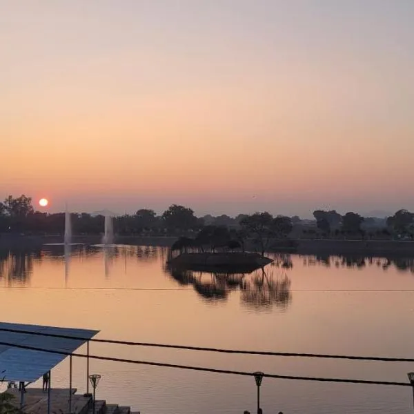 Hotel Lakeside, hotel a Khajurāho
