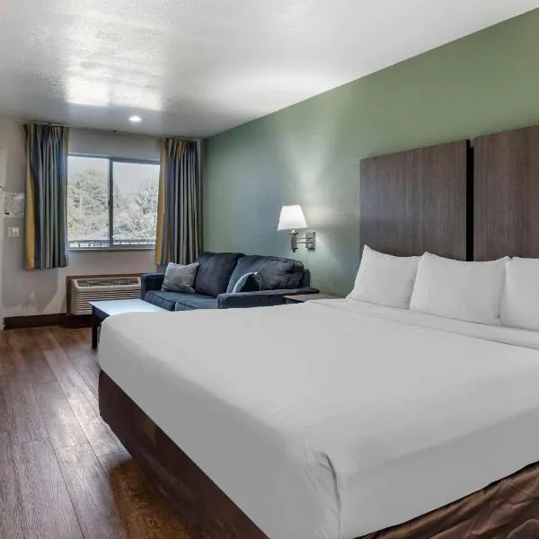 Econo Lodge Portland Airport, hotel en Portland