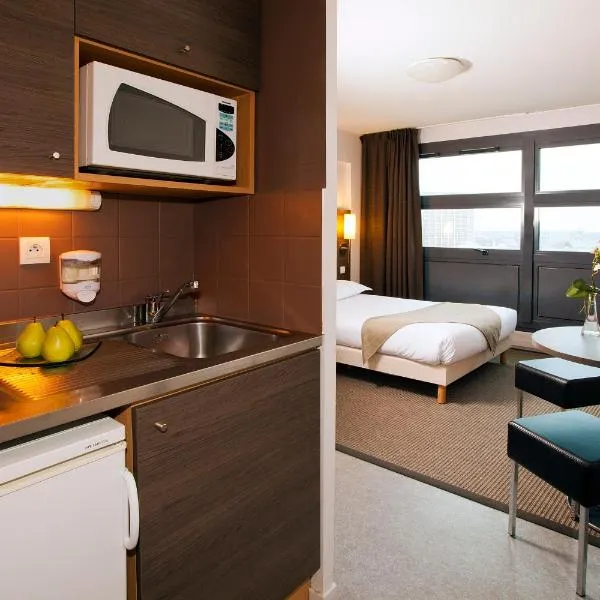 Séjours & Affaires Lille Europe, Hotel in Lille