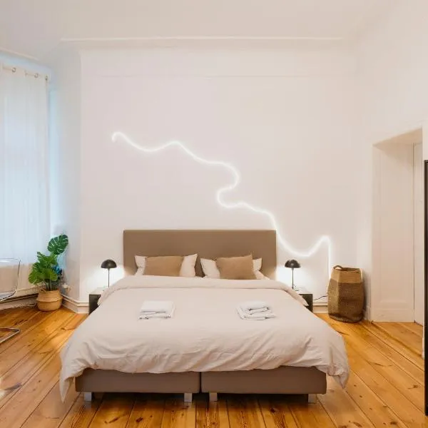 Homely Berlin - Luxurious, Spacious, Near Victory Column, River, Hotel in Berlin