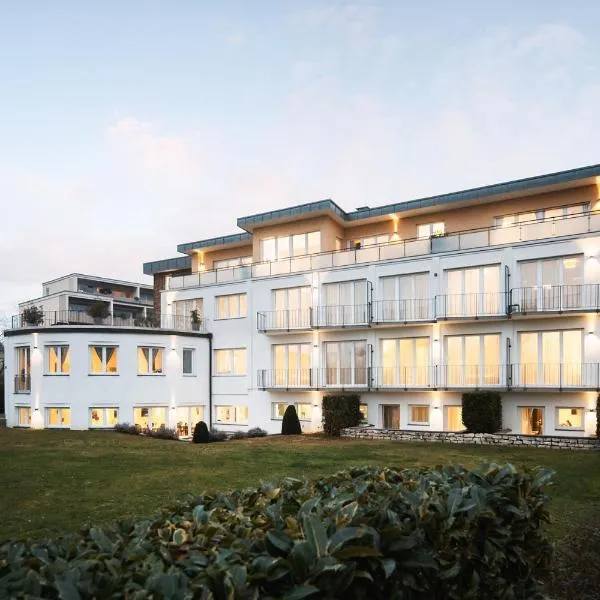 Hotel Vier Jahreszeiten an der Therme & Kliniken Bad Krozingen Nähe Freiburg & Schwarzwald Ideal für Wellness Kur & Business Ausflüge 24h Check In- WLAN & Parken gratis, hotel v destinaci Bad Krozingen