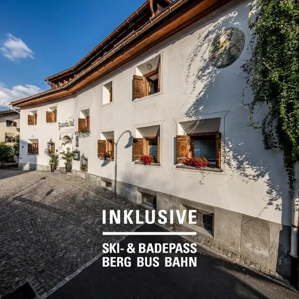 Engadiner Boutique-Hotel GuardaVal, hotel v destinaci Scuol