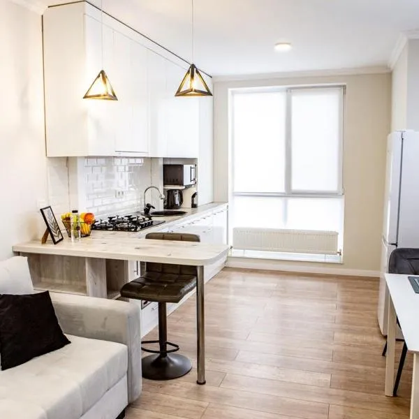 Quiet & Stylish, near Center penthouse - Free coffee, Netflix & much more - GrandStay md, hotel en Chişinău