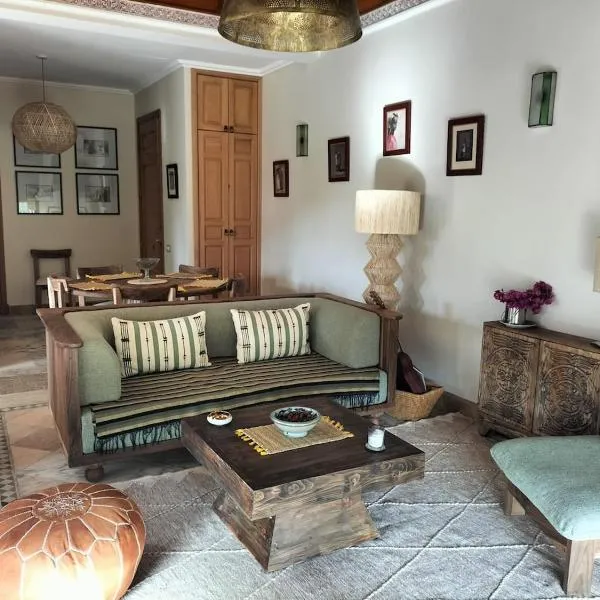 Marrakech Palmeraie 2 appartement 3 ch 7 pers résidence avec piscine, hotel di Marrakesh
