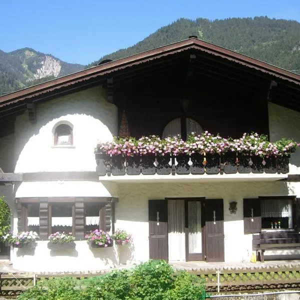 Haus Ebner, hotel in Vandans
