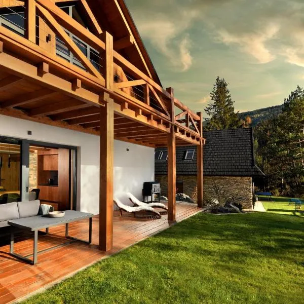 Chalet Oasis - Luxury Retreat at Chalets Kvačianska Dolina, hotell i Zuberec