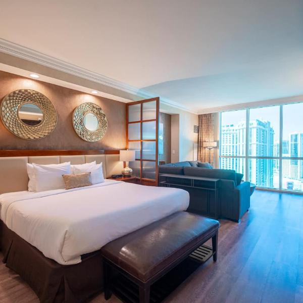 No Resort Fee Strip View Suite +Free Valet + Pool, Las Vegas