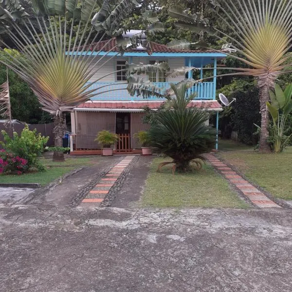 Refuge Emeraude, hotel in Sainte-Marie