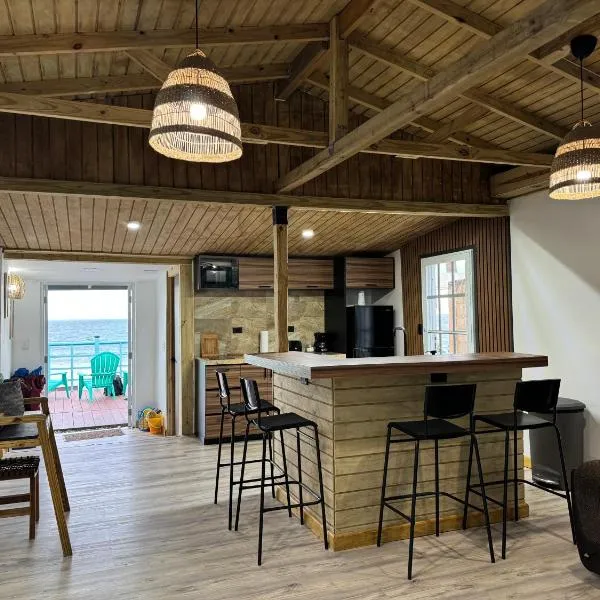 VSS Beach House - A Beachfront Paradise in Arecibo, Hotel in Arecibo