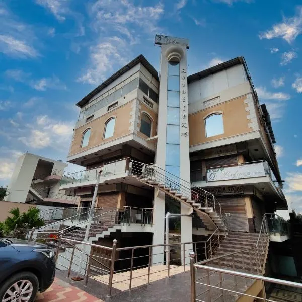Hotel The Emporio A Boutique Rooms Near Anand Vihar Vaishali Ghaziabad, hotel di Ghaziabad