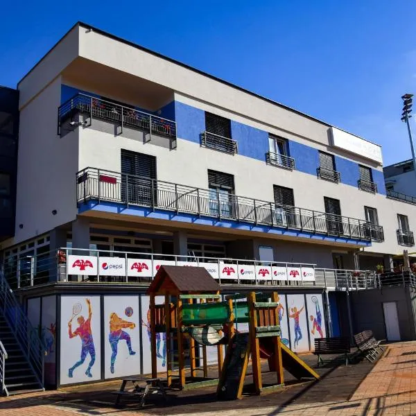 BASELINE športový areál & penzión, hotel v destinaci Banská Bystrica