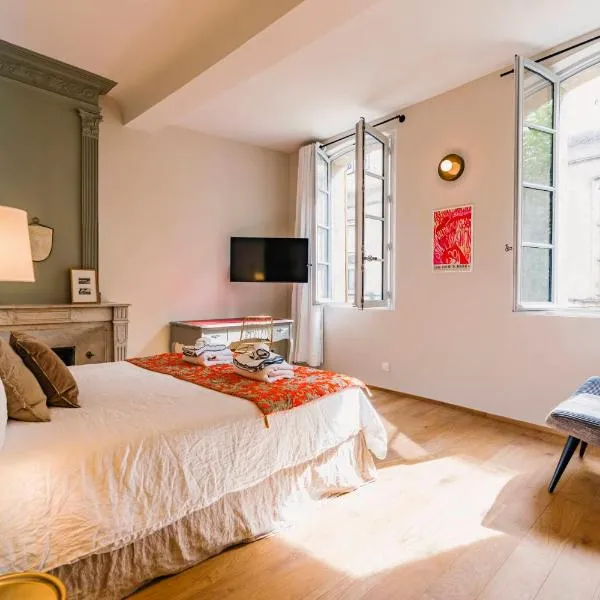 Le Petit Avignon - chambres & appartement à deux pas du Pont d'Avignon et du Palais des Papes, hotel em Avignon