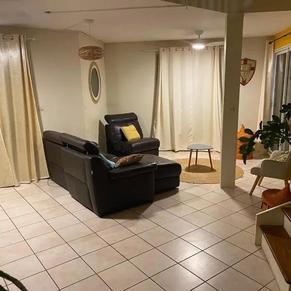 Villa F4 Etang Salé les Hauts, hotell sihtkohas L'Étang-Salé