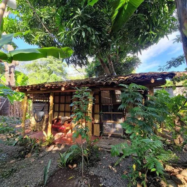 Cabaña el ojoche, hotel in Balgue