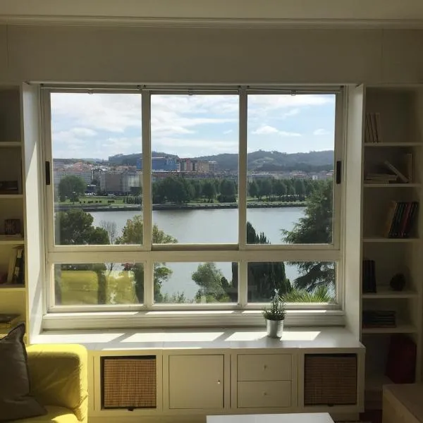 Apartamento luminoso con vistas a la ría, hotel en Cambre