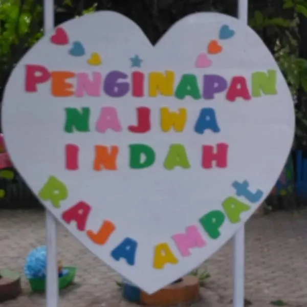 Penginapan Najwa Indah, hotel in Saonek