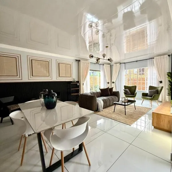 Luxury Redefined Home, hotel di Middelburg