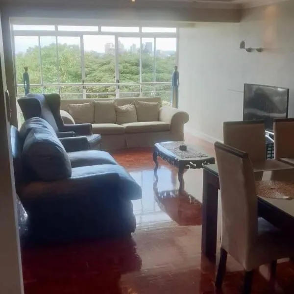 APARTMENT IN ESSENWOOD Musgrave, hotel a Durban