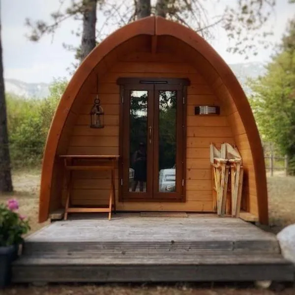 Cabane en bois POD 2、Champfromierのホテル