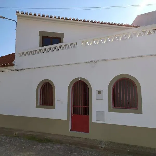 Casa da Alzira T2, Hotel in Vila Nova de Milfontes