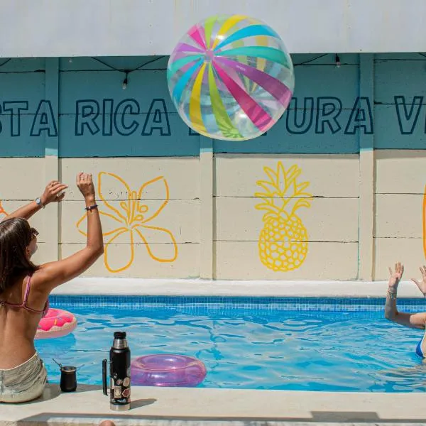 Habitat Surf Glamp, hotel in Santa Teresa Beach