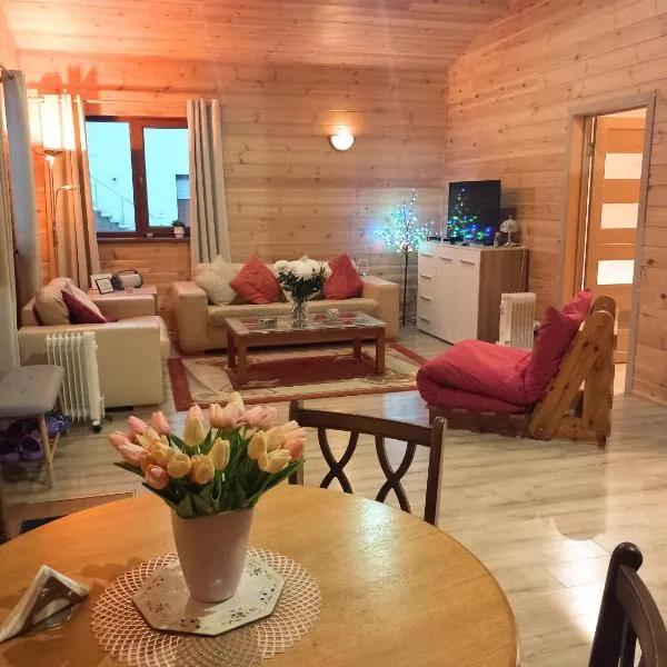 Forest Edge Cottage, hotel in Rīga