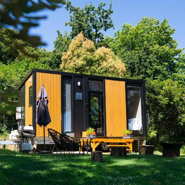 Tiny Home in Warburton Victoria by Tiny Away，沃伯頓的飯店