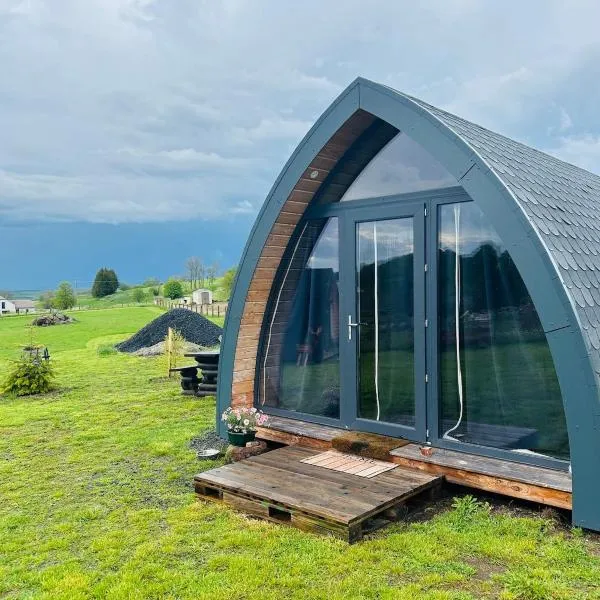 Chalet cosy en Aubrac, hôtel à Nasbinals