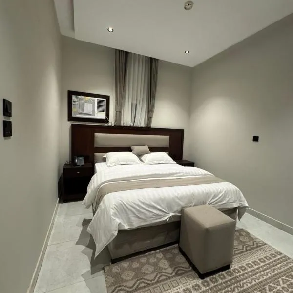 مجمع الملكة بصامطة غرفة فندقية راقيه تلبيي احتياجات الضيوف, hotel in Juḩā