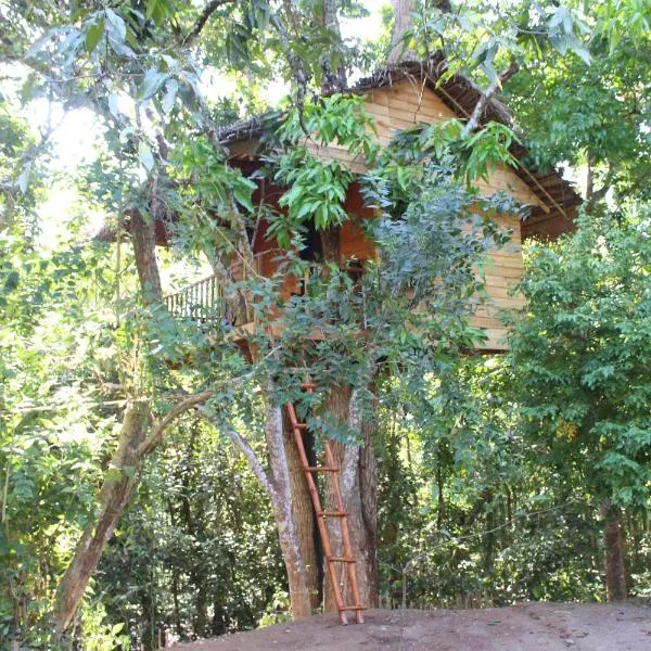 Tree House-Midigama, ξενοδοχείο σε Weligama