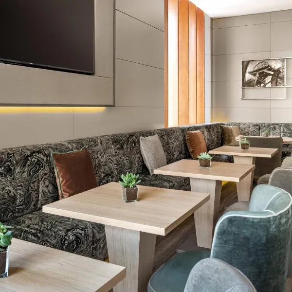 庞费拉达AC酒店，万豪酒店，位于蓬费拉达的酒店