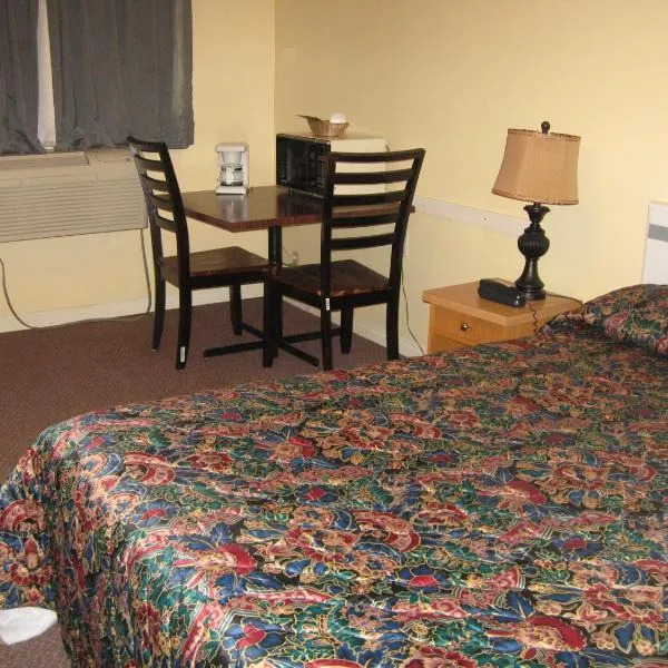 Pals Motel and RV Park, hotel in Medicine Hat