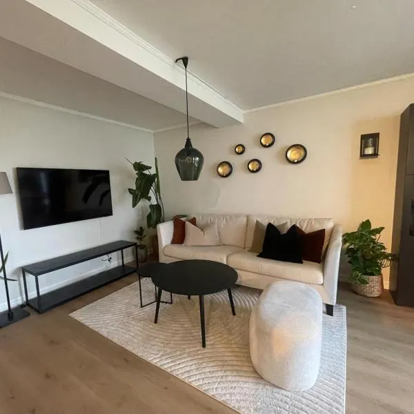 Newly renovated apartment for rent, hotel v destinácii Stjoerdal