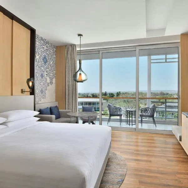 Courtyard by Marriott Aravali Resort, hotel v destinaci Faridabad