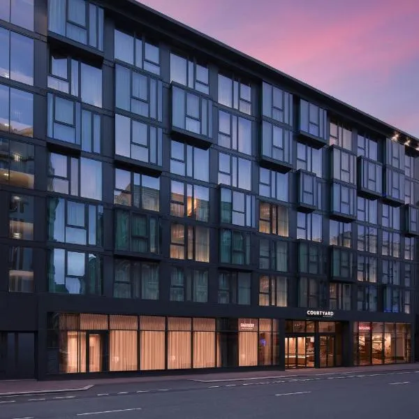 Courtyard by Marriott Paris Porte de Versailles, ξενοδοχείο στο Issy-les-Moulineaux