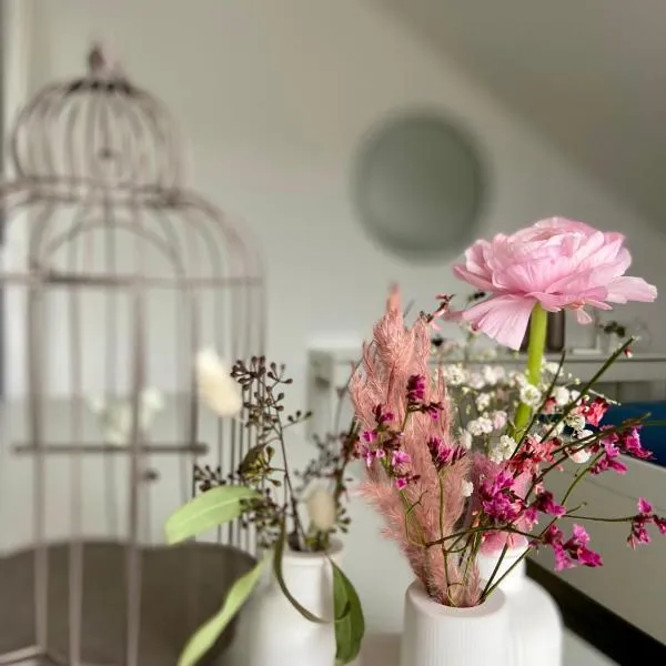 fuldaliebe - Helle Ferienwohnung mit Küche, Parkplatz, WLAN, Self Check-in, hotell sihtkohas Fulda