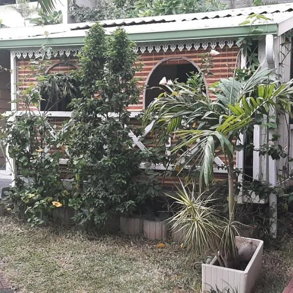 Bungalow COCOTIERS, hotell sihtkohas Saint-Gilles les Bains