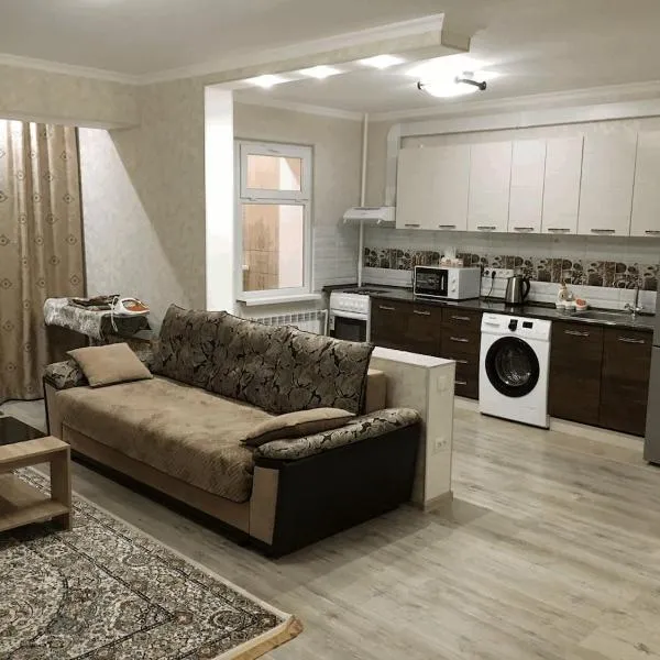 Apartment for rent number 1, hôtel à Aktau