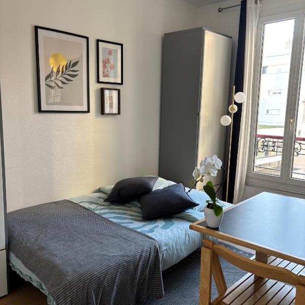 Bright studio, Parigi