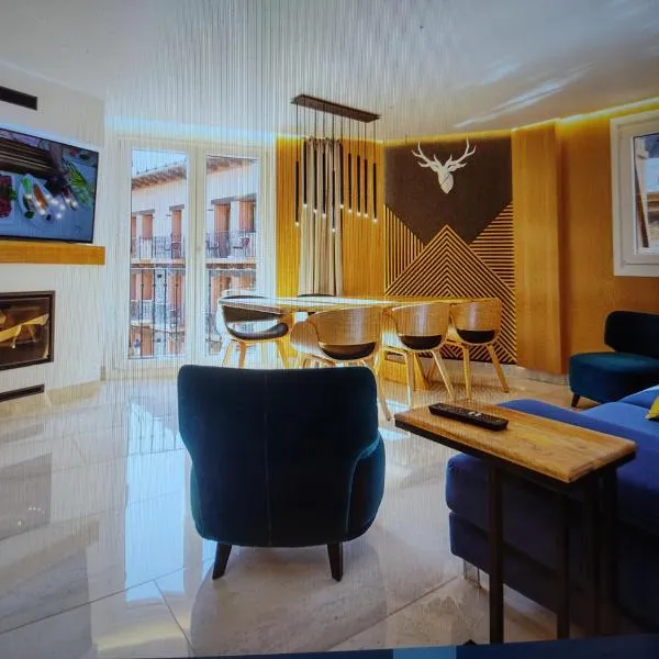 BALCON DE BENASQUE S Radiante Cama King Alta Gama Parking Incluido, ξενοδοχείο σε Benasque